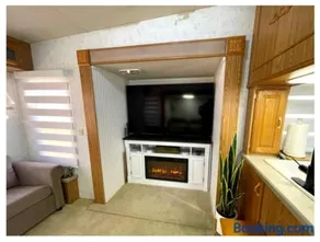 Luxury Glamping Retreat in Minden Louisiana - Image 3