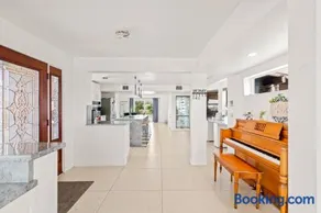 Hill Top - Scenic Villa W Panoramic Views & Pool - Image 1