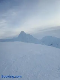Lyngen Alps Cabin with Sauna, Northern Lights & Ski Touring, 1h from Tromsø - Image 4