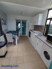 superbe appartement proche du port et de la plage. - Image 3
