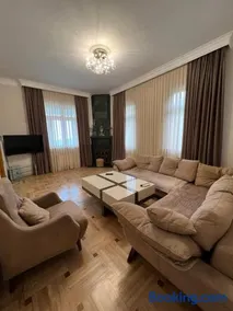 Green villa panorama - Image 2