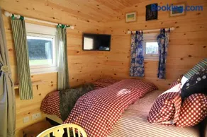 Burnside of Ae Glamping Shepherd's Hut - Image 5