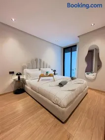 VIVASTAY Casablanca - Panoramic Luxury Studio Cheikh Khalifa Hospital near CFC - Image 5
