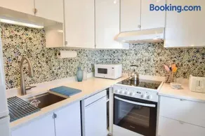 NEW AC 1 Bedroom w Private Deck & Patio - Image 5