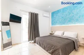 Azure Edge - Seafront View - Beach Stay - Image 2
