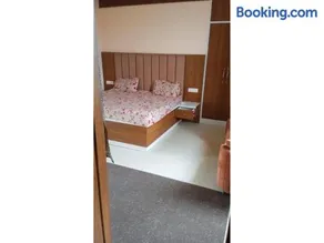 Sumanglam Hotel and Restaurant - Image 1