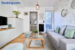 Two bedroom house with courtyard, quiet - Image 1