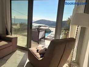 Greece Sea Villas Kaki Thalassa 400m to the beach ,Heated pool ,Athens - Image 1