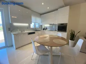 White Dome Apartment I - Image 1