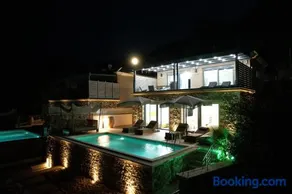 Goldeneye luxury Villas - Image 1