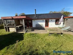 Holiday Home Exuding Coziness And Comfort - Image 1