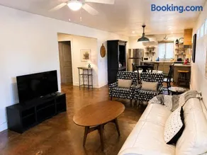 Carriage House - Image 4