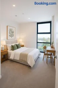 Spacious Melrose Park Apartment with Garden Views - Image 1