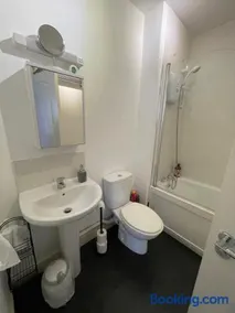 Arti One Bedroom Apartment - Image 5
