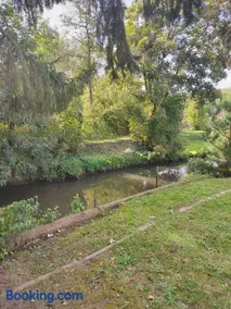 La RIVIERA maison avec rivière et jardin 35Mins de PARIS RER C à 600m pour Tour Eiffel ORLY airport 25km Restaurants et supermarchés proches - Image 3
