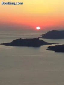 Santa Rinoula Suites Ocean Caldera Sunset Views - Image 4