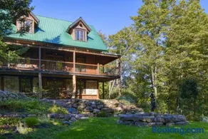 Grenville Gem: Luxury Chalet,Pool & Jacuzzi Oasis - Image 4