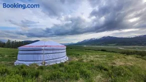 Iceland yurt - Image 5
