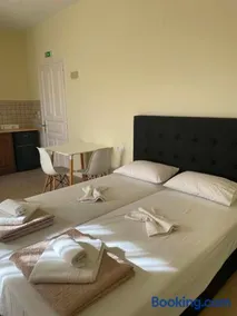 Exclusive Alexandra Apartments - Image 5