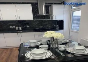 Luxury New Home - Image 5