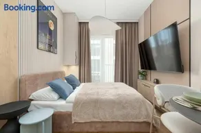 Beige Studios By the River in Szczecin with Balcony by Noclegi Renters - Image 1