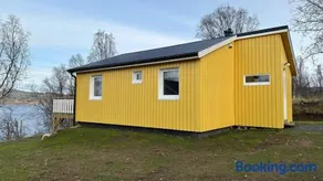 Sea View Cabin near Senja The Yellow House - Image 5