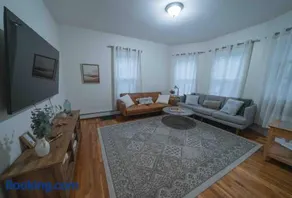 Cozy 2BR-Walk to Tufts & Green Line, Near Boston! - Image 4