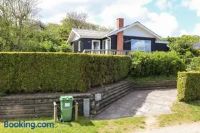 Dejligt Sommerhus Med En Flot Udsigt Sj1037 - Image 1