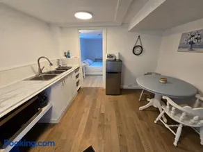 Private 2-Bedroom Minutes From Trent University - Image 1