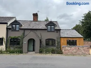 Landlords Cottage - Image 1