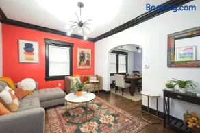 The Navel Nalle - Downtown Bungalow, Patio, Parking - Image 1