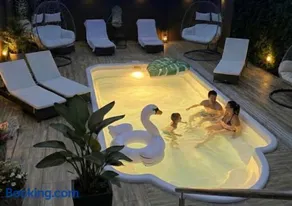 Wellness -Residenz Ehrhardt Urlaub mit Pool und Garten Ferienwohnung im Herzen von Halberstadt - Image 1