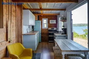 Hay Bay Hytte - Waterfront Cottage - Image 1