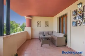 Saadia Golf - Image 2