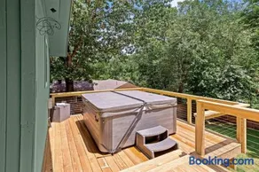 Back-40 Retreat with Hot Tub & Bike Garage - Image 3