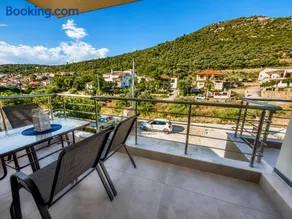 Katsanikos Apartments - Image 3