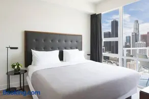 Luxury Highrise Living Downtown LA - Image 4