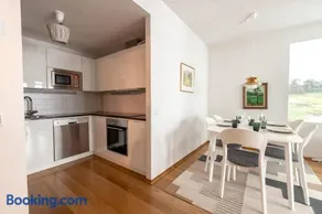 2ndhomes Modern & Cozy 2BR Apartment in City Center - Image 3