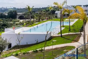 Spacious 2 bed & Solarium ALCAZABA LAGOON AL2017 - Image 3