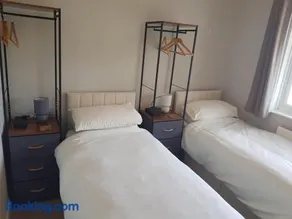 Beechcroft 2 bed part house - Image 3