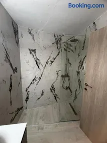 hidden modern studio - Image 4