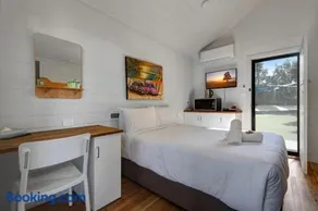 Seven Mile Beach Holiday Park - Image 1