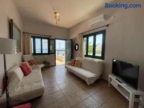Sapphire View - ONLY 4 meters away from the sea - Image 2