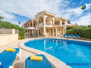 Villa Murtons - Image 1