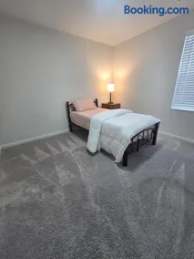 Luxury Living! Peaceful,Comfort and Spacious - Image 1