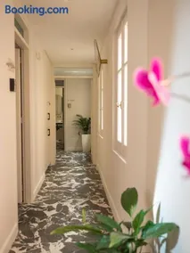 MUSES LUXURY SUITES - Image 2