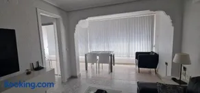 Luxury Primerísima Línea Playa Poniente Benidorm con 6,5 mts de Vistas Frontales al mar y Parking - Image 2