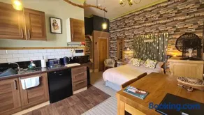 The Alder Studio @ The Pheasant - Image 1