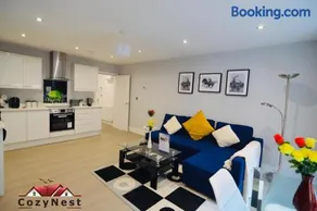 Luxury Central Self Contained Flat by CozyNest - Image 5