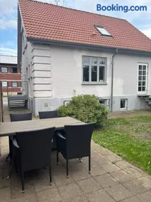 Hus nær Billund med spabad, have, grill og privat carport - Image 4